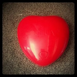 Nailuv to push back cuticles